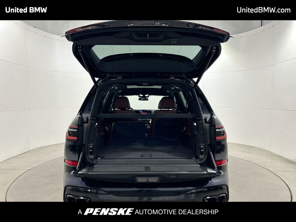2026 BMW X7 M60i 23