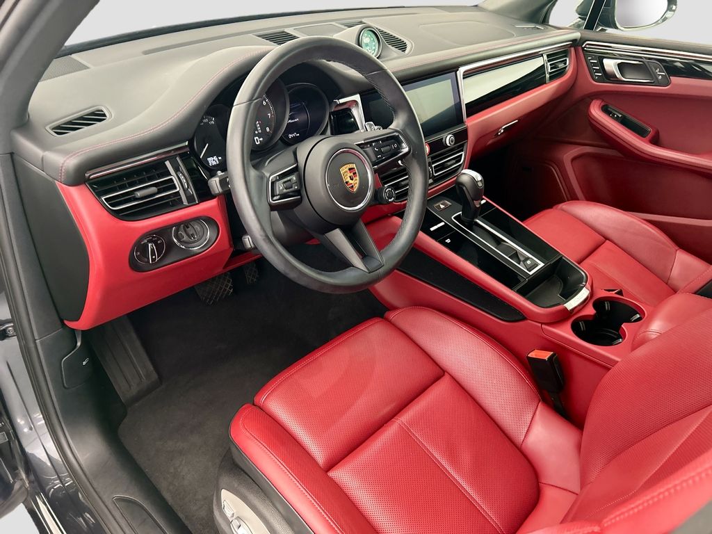 Thumbnail: 2025 Porsche Macan - 4