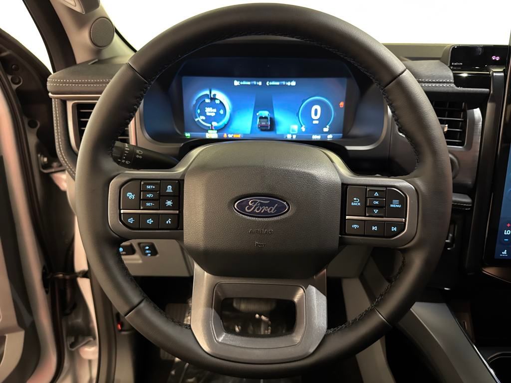 2025 Ford F-150 Lightning photo 7