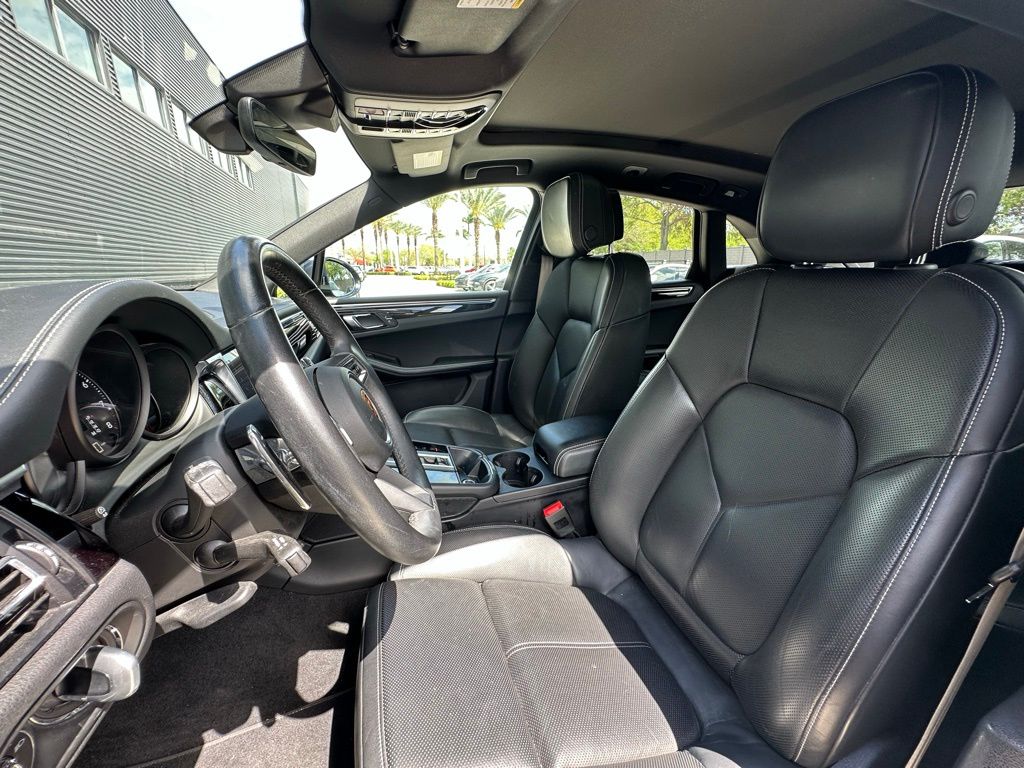 Thumbnail: 2023 Porsche Macan - 5