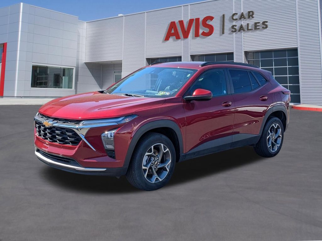 Red (Crimson Metallic) 2025 Chevrolet Trax LT FWD SUV / Crossover Front-Wheel Drive 6-Speed Automatic