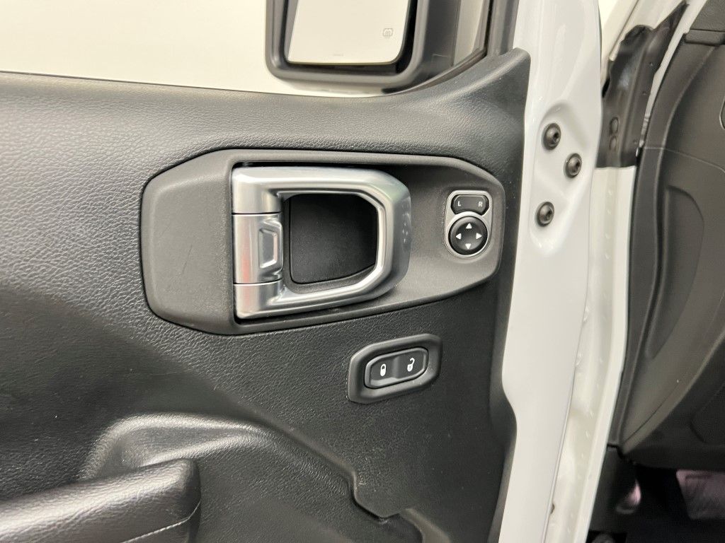 Thumbnail: 2020 Jeep Gladiator - 21