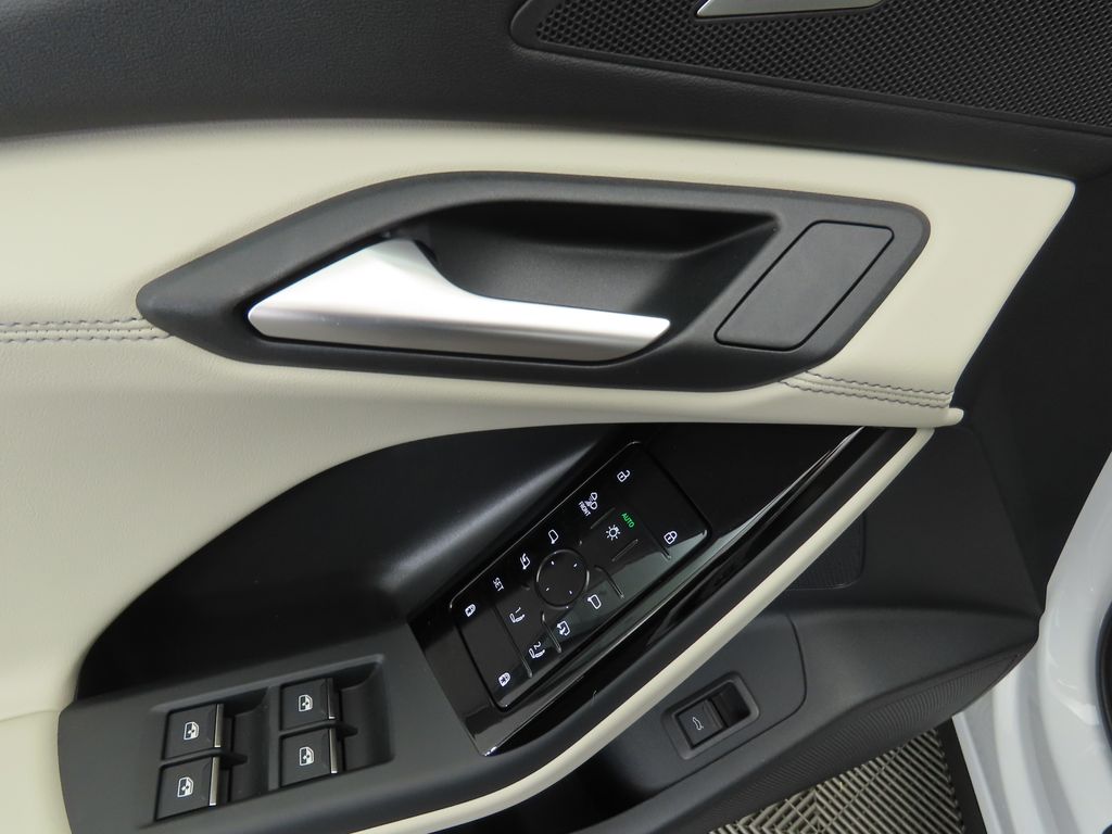 2025 Audi Q6 e-tron Premium 23