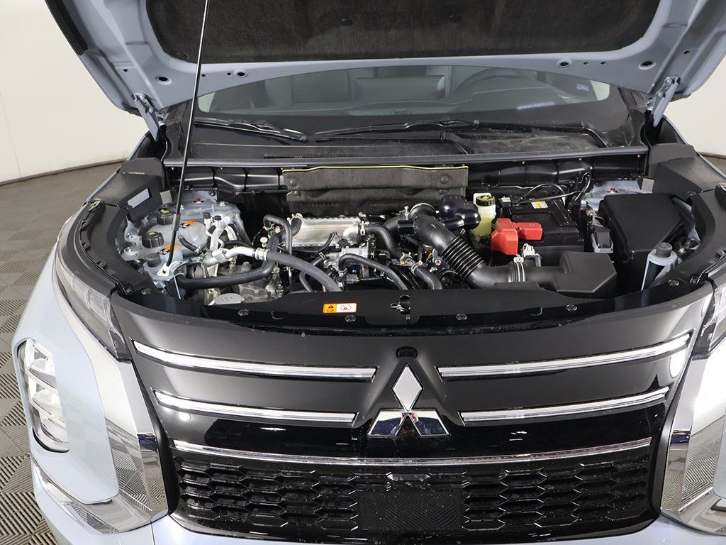 New 2026 Gray Mitsubishi SE image 21