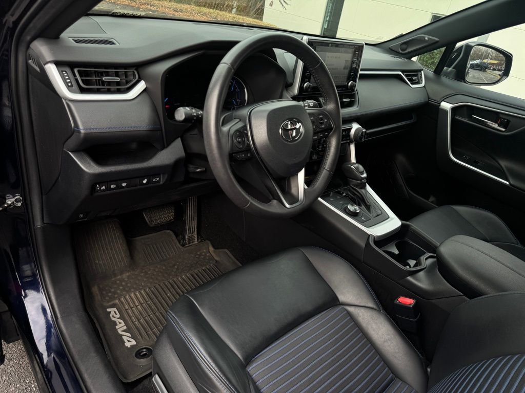 2020 Toyota RAV4 Hybrid XSE photo 4