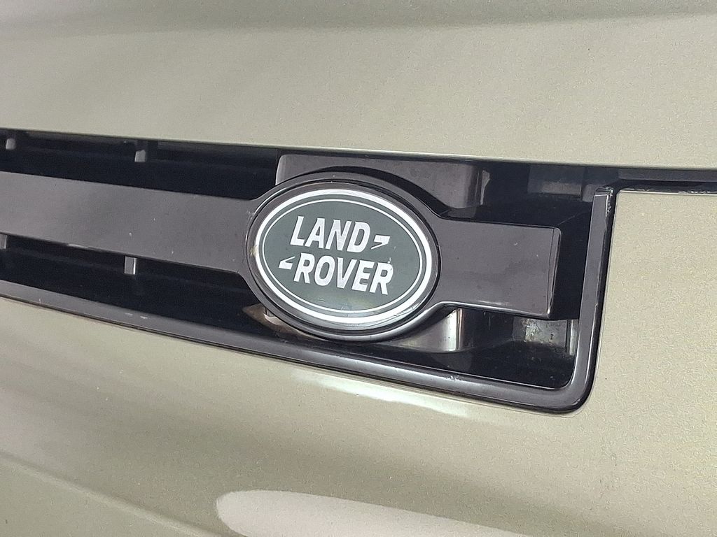 Thumbnail: 2020 Land Rover Defender - 31