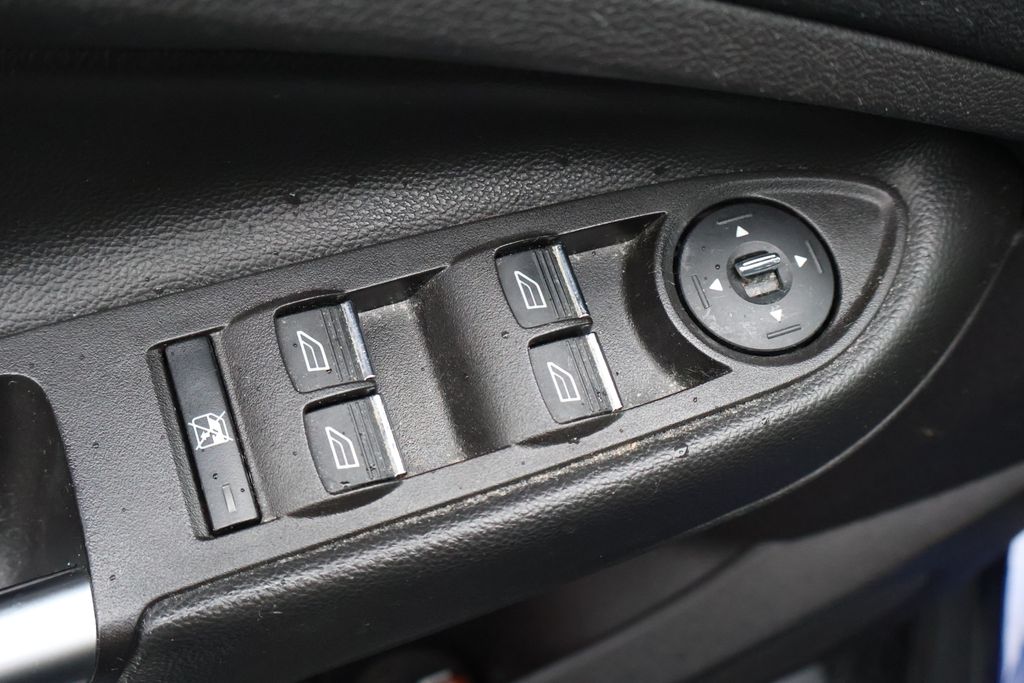 Thumbnail: 2016 Ford Escape - 15