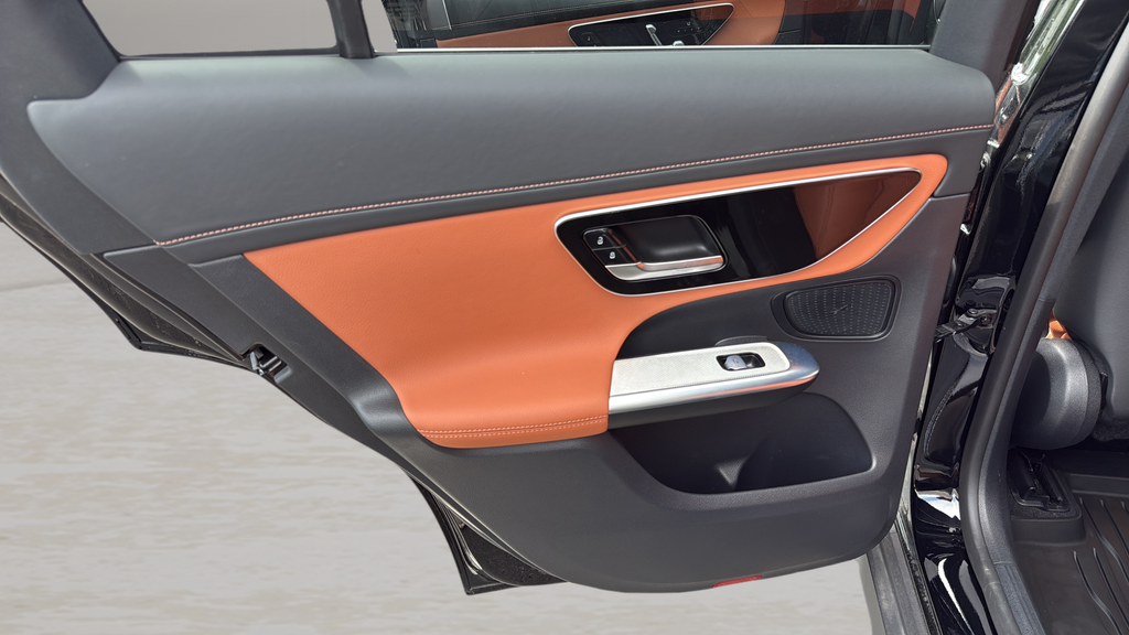 2025 Mercedes-Benz GLC