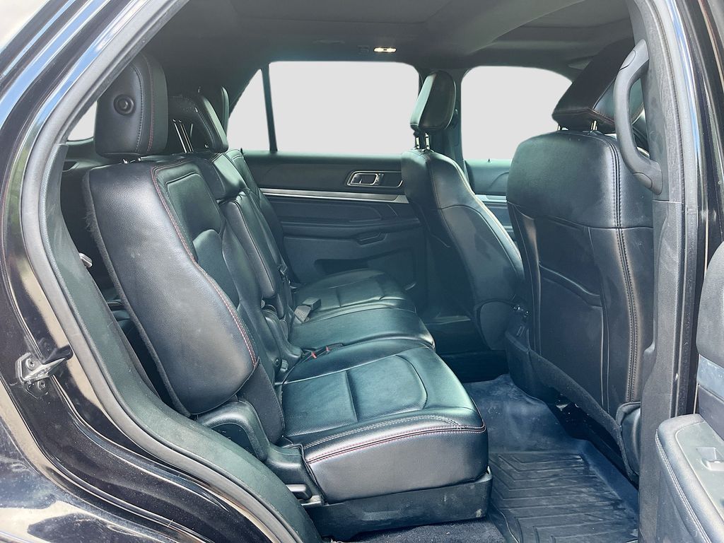 2019 Ford Explorer Sport Black at Autostrade