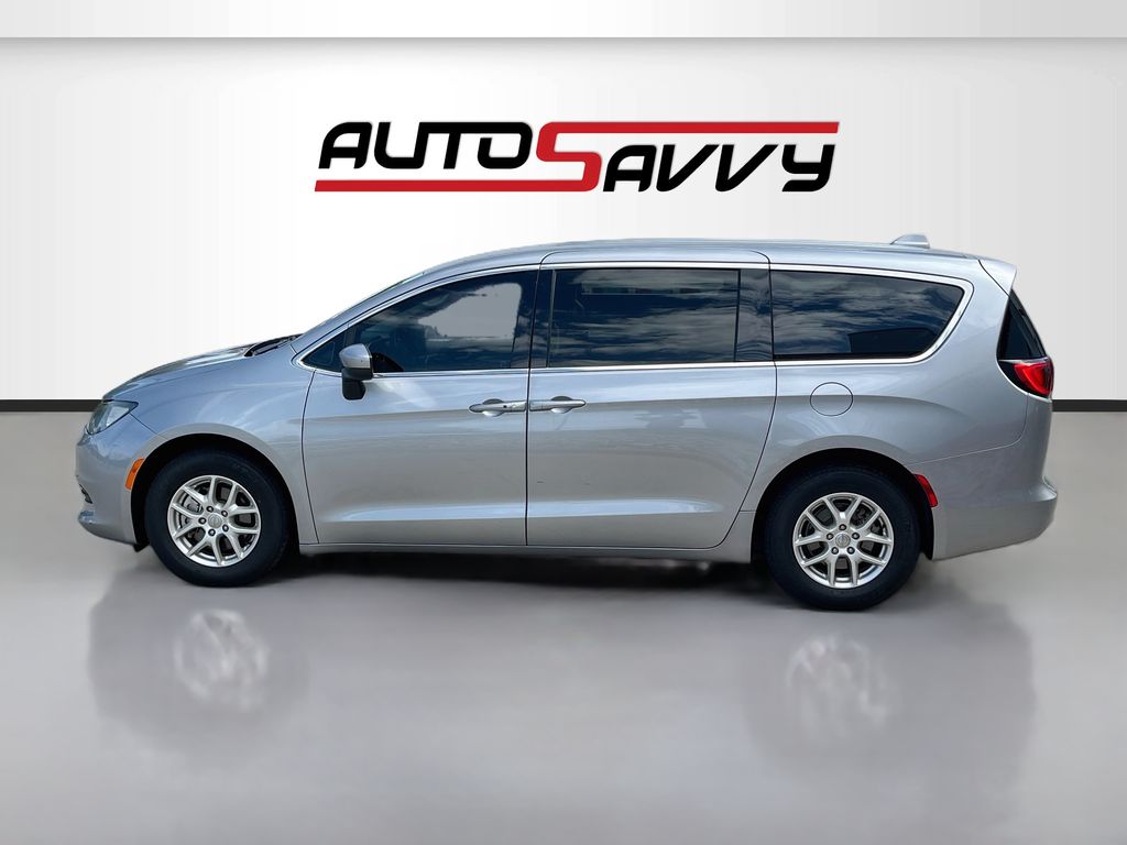 Used 2019 Silver Chrysler LX image 4