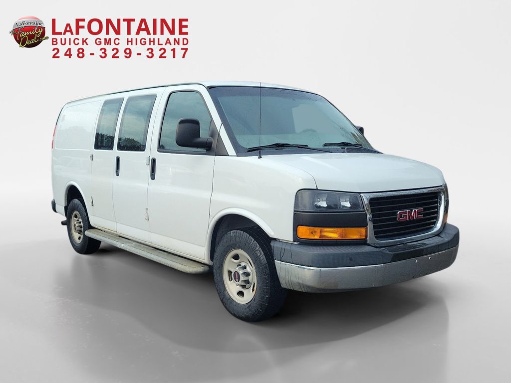 2017 GMC Savana 2500 Work Van 3