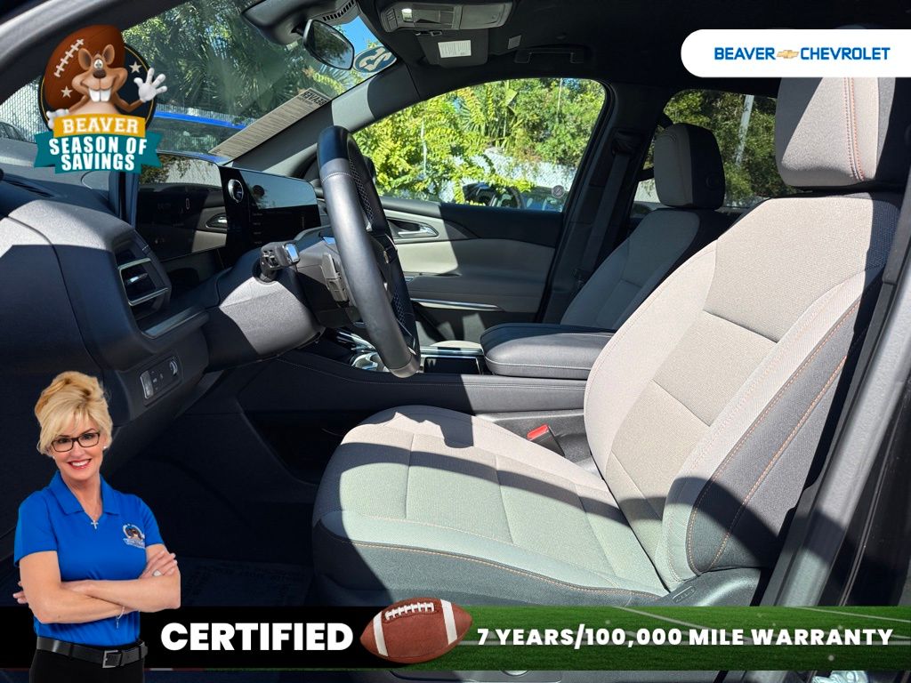 Used 2025 Chevrolet Traverse SUV