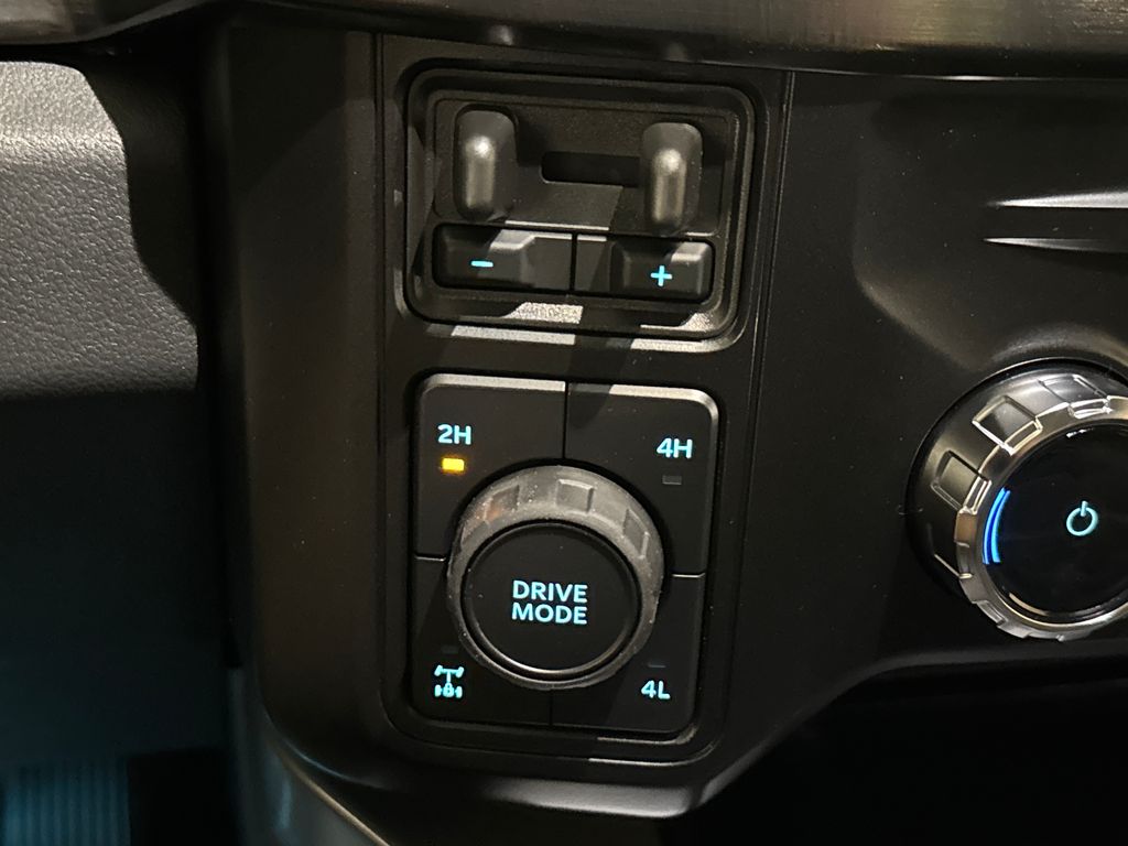 New 2026 Blue Ford Lariat image 30
