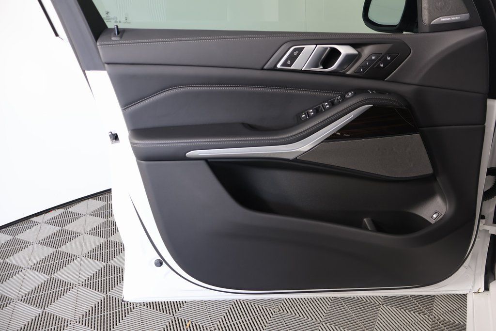 Thumbnail: 2023 BMW X5 - 12