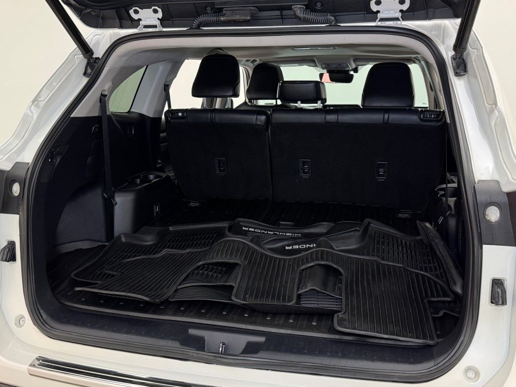 2020 Toyota Highlander XLE 19