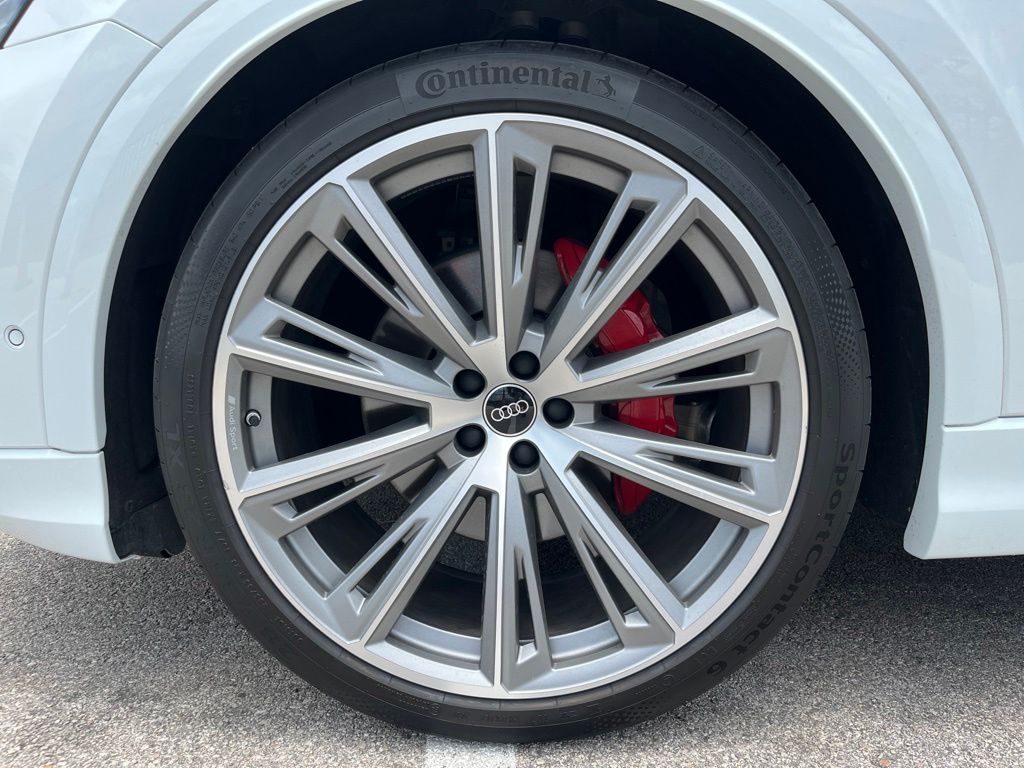 Thumbnail: 2026 Audi Q8 - 13