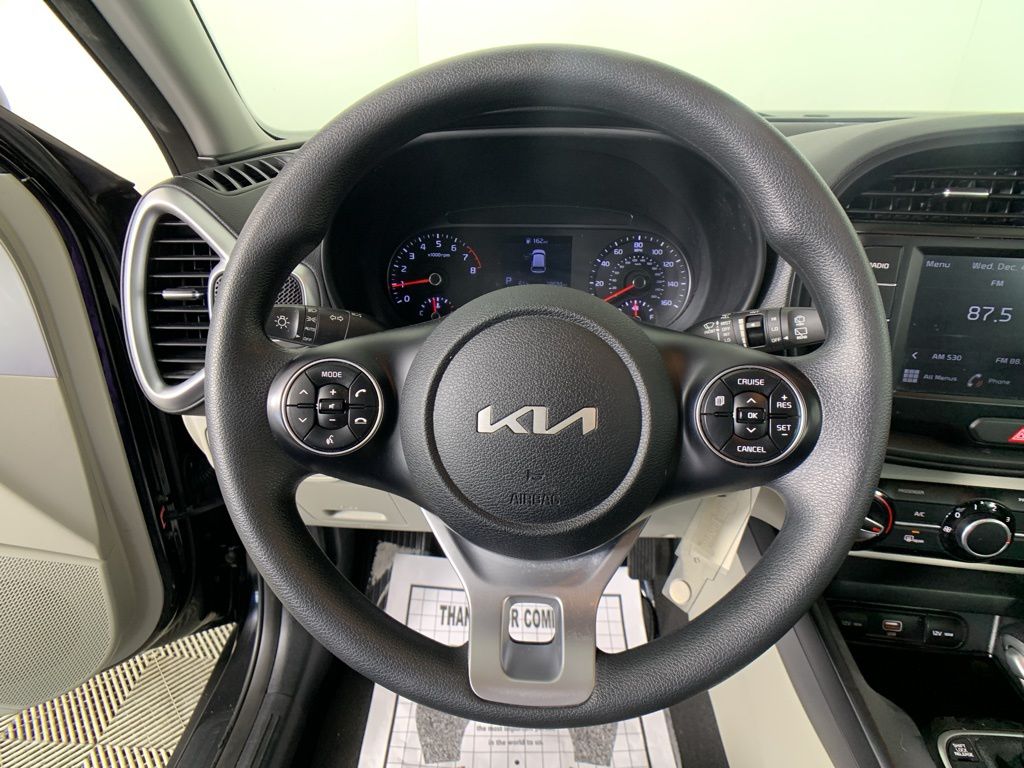 2022 Kia Soul LX 14