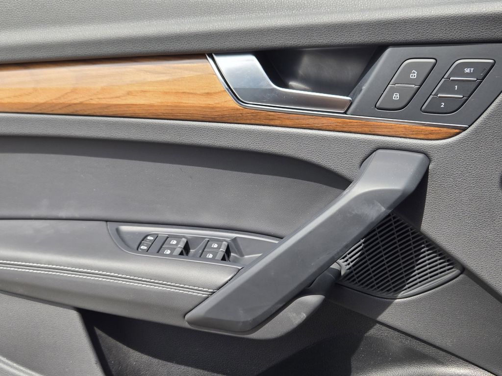 used 2024 Audi Q5 e car, priced at $36,592
