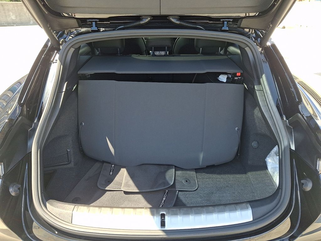 Thumbnail: 2024 Porsche Taycan - 30