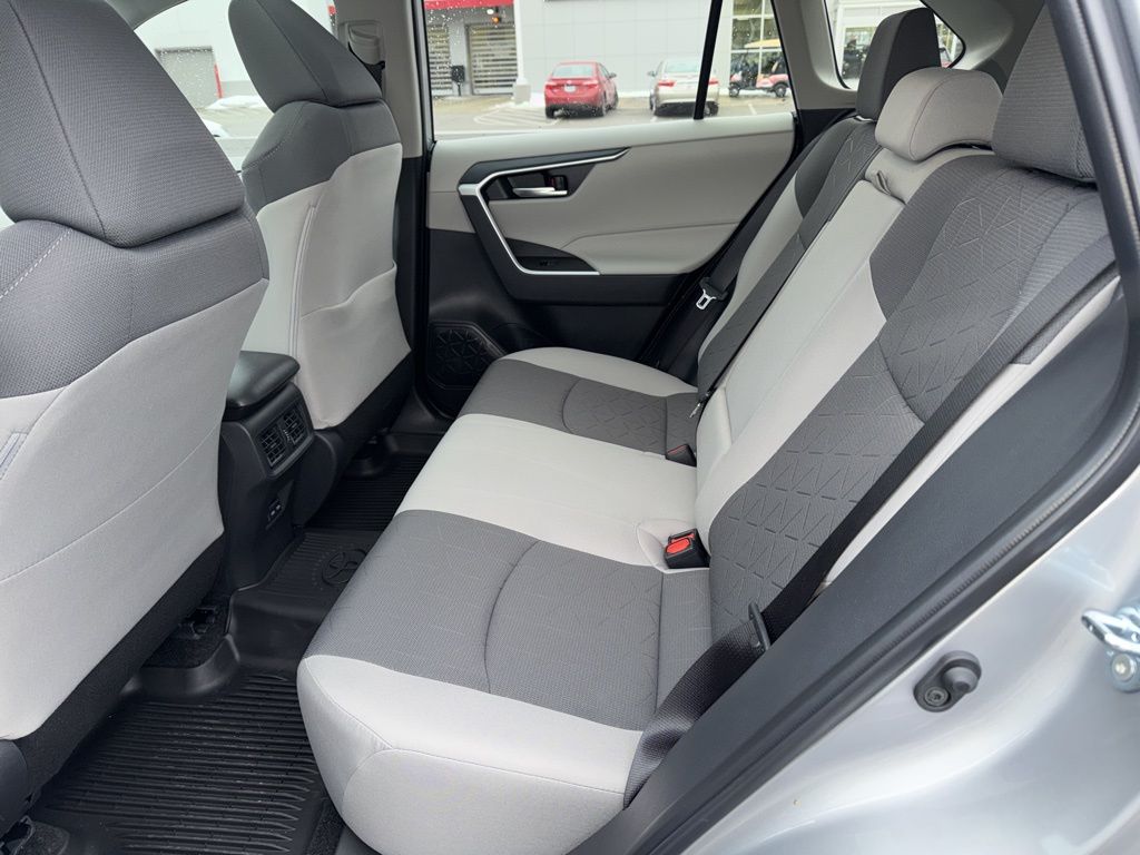 Thumbnail: 2025 Toyota RAV4 - 20