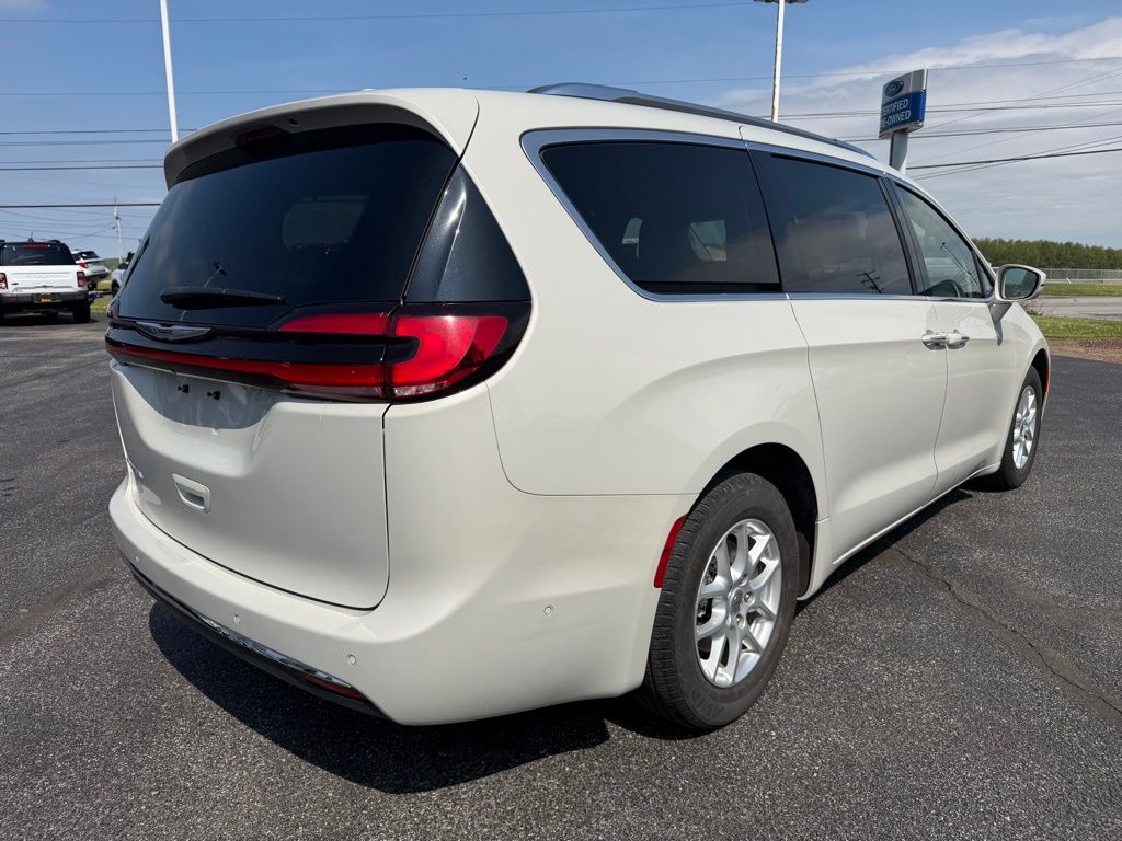 2021 Chrysler Pacifica Touring L - 9
