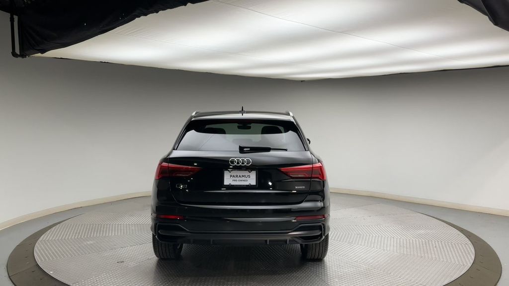 Thumbnail: 2021 Audi Q3 - 3