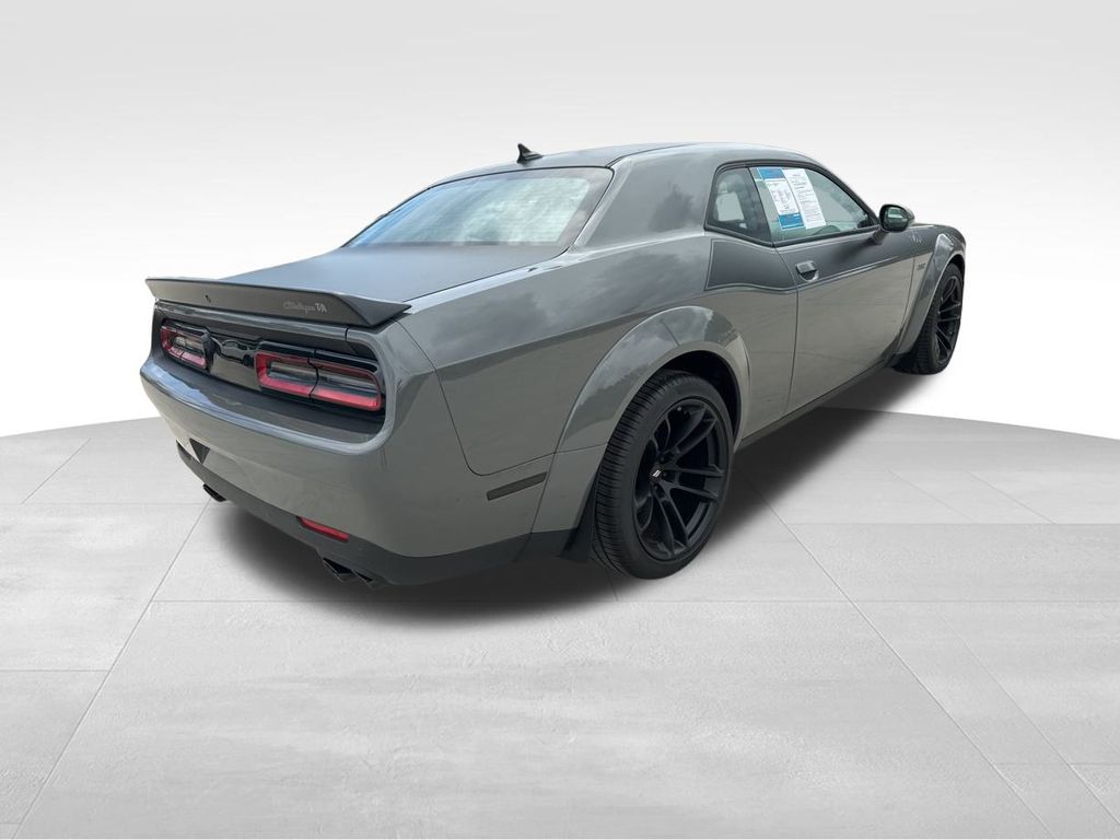 2023 Destroyer Gray Clearcoat Dodge Challenger R/T Scat Pack Widebody RWD Coupe