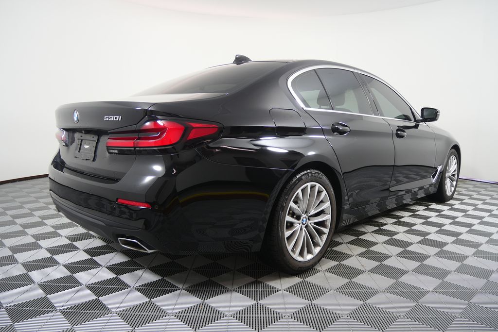 Thumbnail: 2023 BMW 5 Series - 3