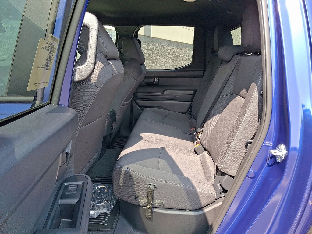 2025 Toyota Tacoma SR5 6