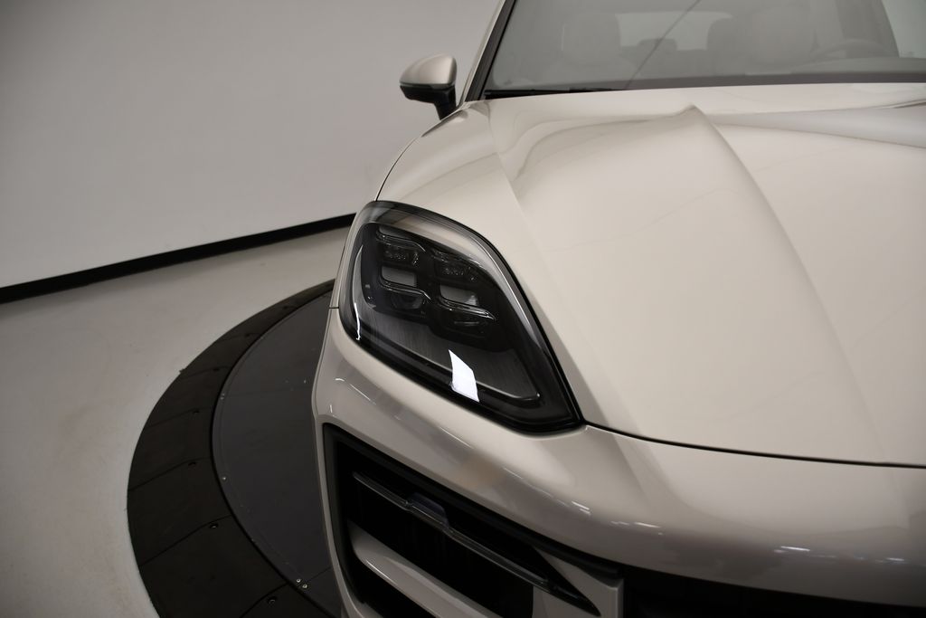 Thumbnail: 2026 Porsche Cayenne - 14