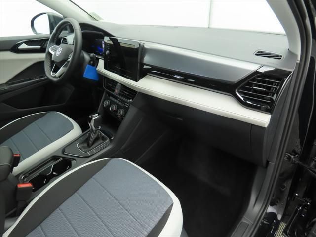 Thumbnail: 2026 Volkswagen Taos - 17