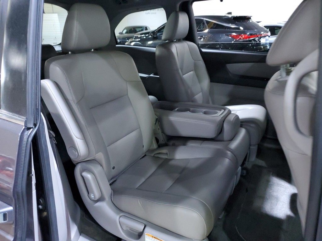 2015 Honda Odyssey EX-L 22