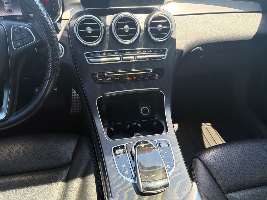 Thumbnail: 2019 Mercedes-Benz GLC - 16