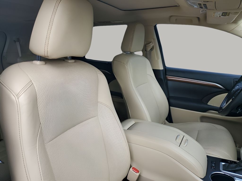 Used Car 2017 Toyota Highlander  Limited For Sale Under $25,000 In Austin, Texas