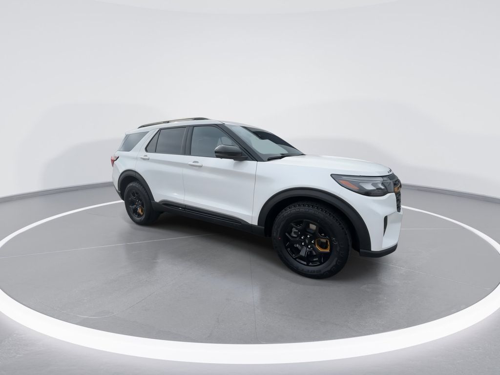 New 2026 Star White Metallic Tri-Coat Ford Tremor® image 2