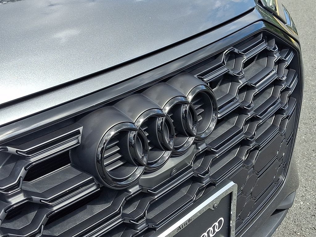 Thumbnail: 2024 Audi SQ5 - 31