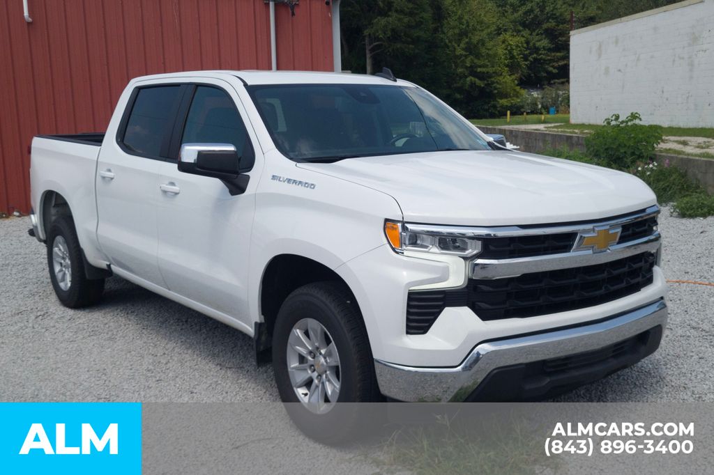 Used 2025 White Chevrolet LT image 22