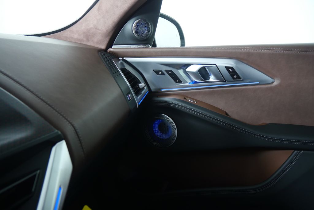 Thumbnail: 2026 BMW XM - 28