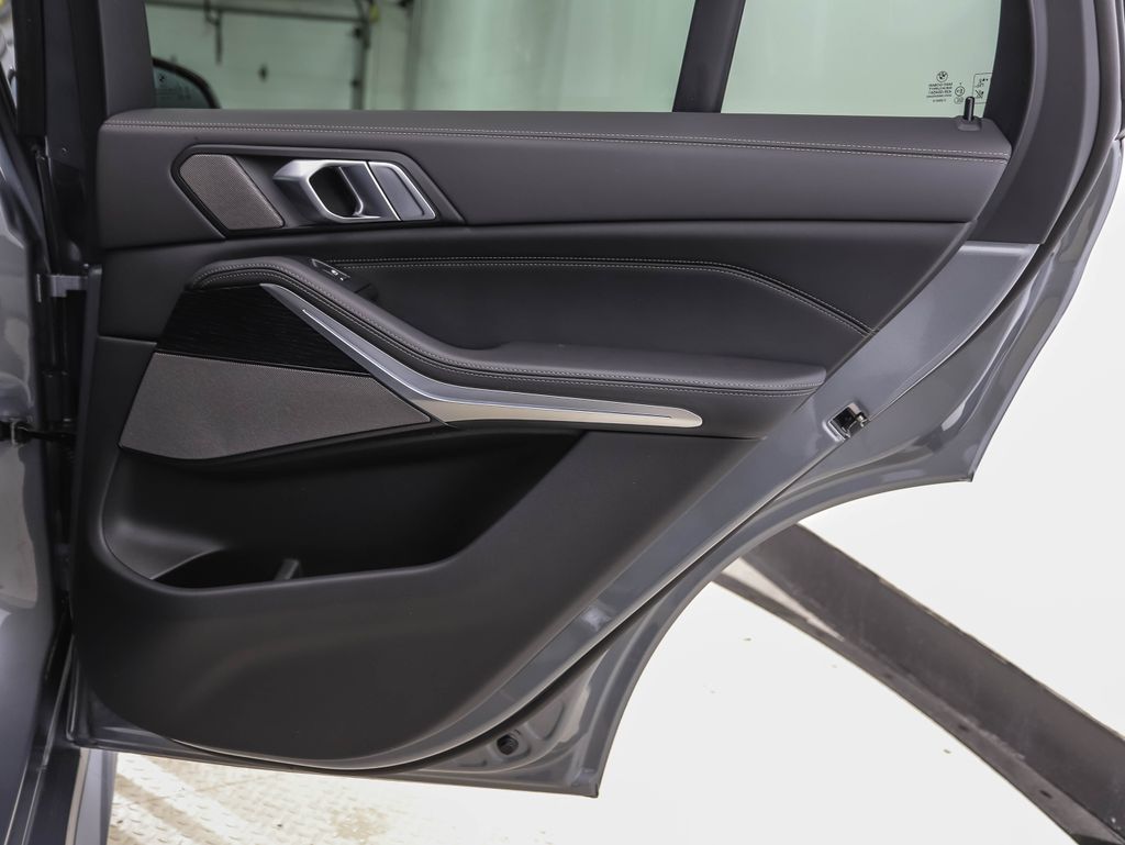 Thumbnail: 2026 BMW X5 - 25
