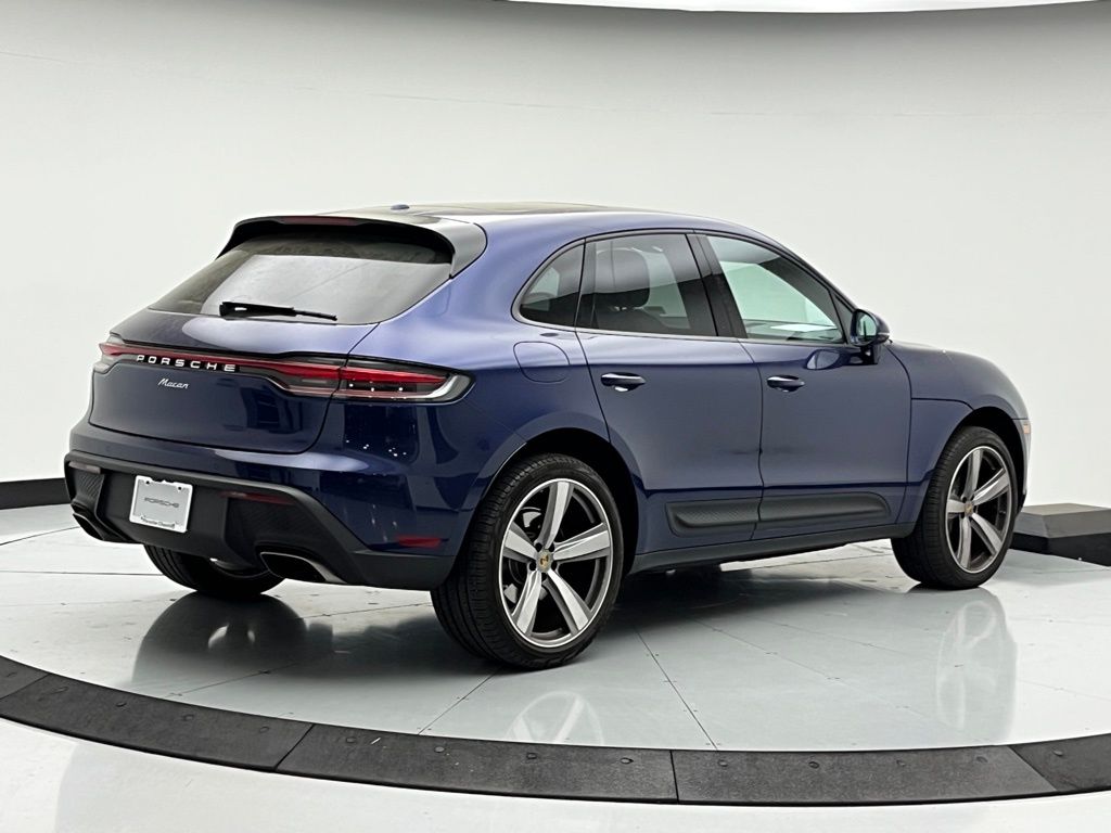 Thumbnail: 2025 Porsche Macan - 9