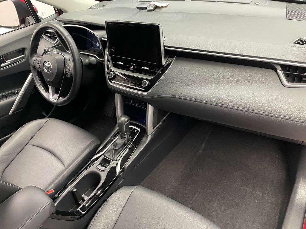 2023 Toyota Corolla Cross XLE 16