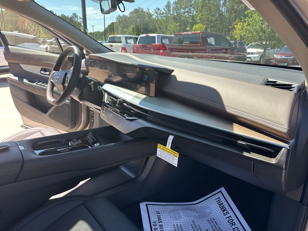 2025 Champagne Silver Metallic Nissan Murano Platinum AWD SUV
