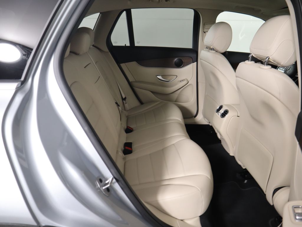 Thumbnail: 2022 Mercedes-Benz GLC - 22