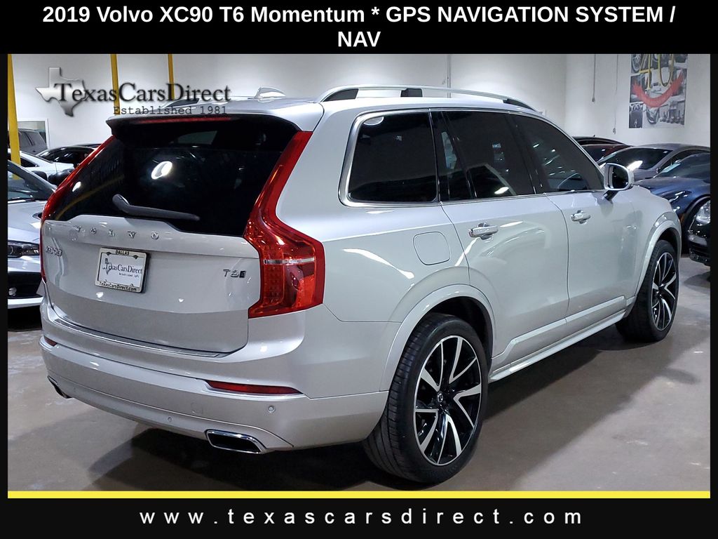 2019 Volvo XC90 T6 Momentum 11