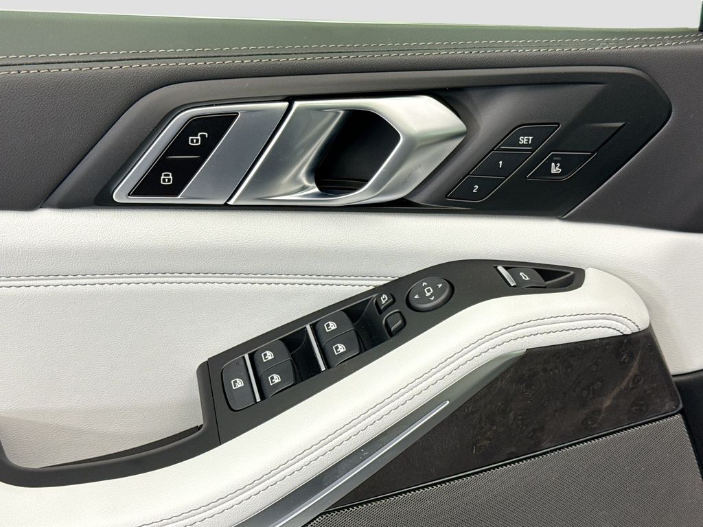Thumbnail: 2026 BMW X5 - 22