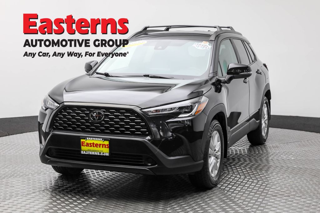 2022 Toyota Corolla Cross LE's photo