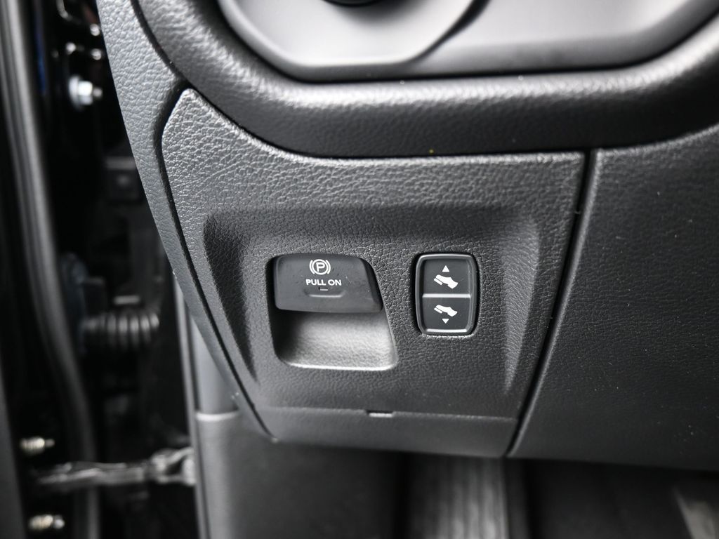 New 2026 Diamond Black Crystal Pearlcoat Ram Laramie image 29