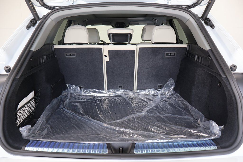 Thumbnail: 2025 Audi Q5 - 8