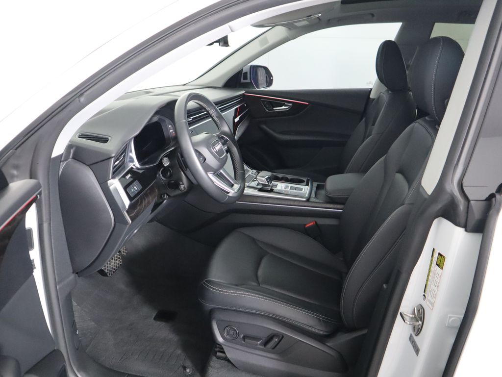 Thumbnail: 2022 Audi Q8 - 19