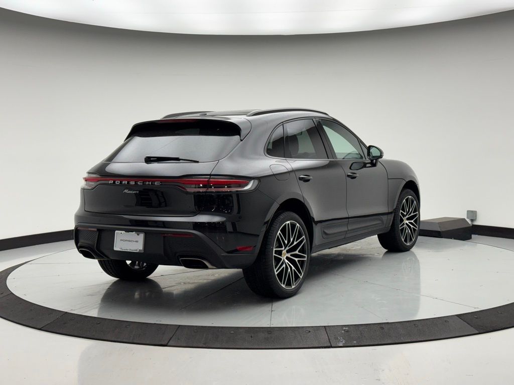 Thumbnail: 2026 Porsche Macan - 7